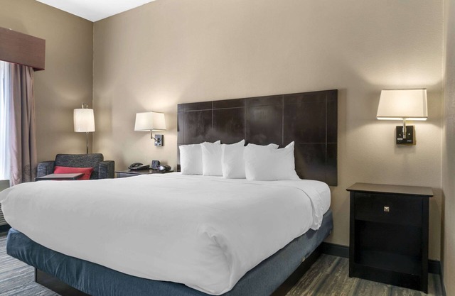 Comfort Inn & Suites