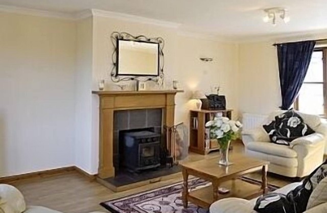 Comfortable 2 Bedroom Cottage, Real Home From Home