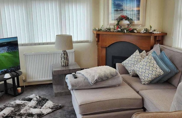 Comfortable 2 Bedroom Caravan - Close to Castle