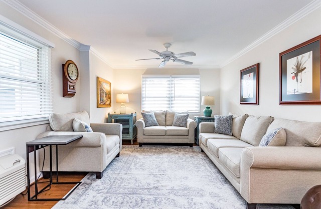 Comfortable and Quiet Condo near the Village and NC State