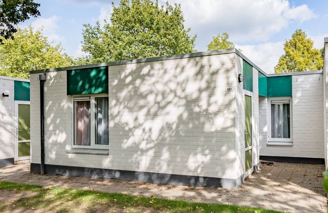 Comfortable bungalow near Hunebedcentrum