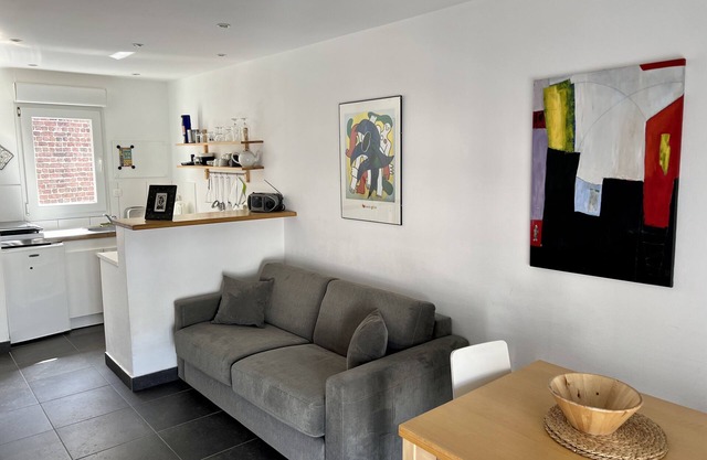 Comfortable seaside studio with terrace 200 m from the beach