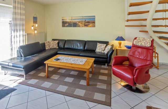 Comfortable semi-detached house Westwind with garden