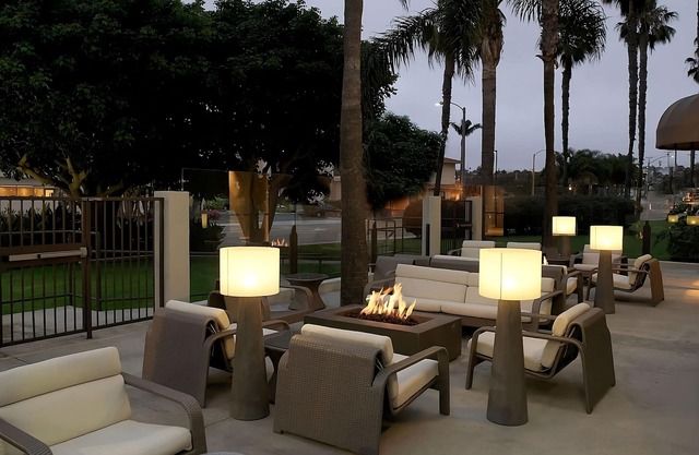 Comfortable, Spacious & Pet-Friendly! Balcony Close to South Bay Ocean!