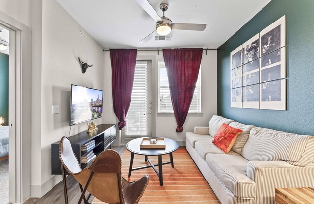 Comfy 1BR luxe suite close to Downtown w/fast WiFi