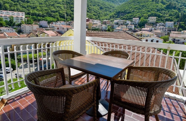 Comfy Flat w Balcony 5 min to Greco Beach in Budva