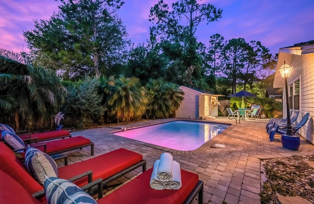 Comfy Mayo Retreat; Heated Pool, Close to Beach