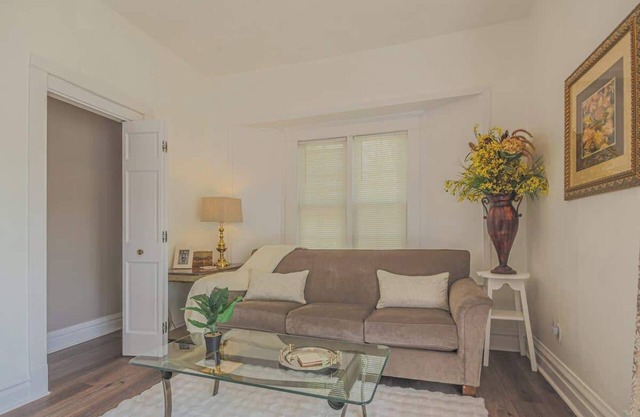 Comfy One Bed Apartment in Forest Park