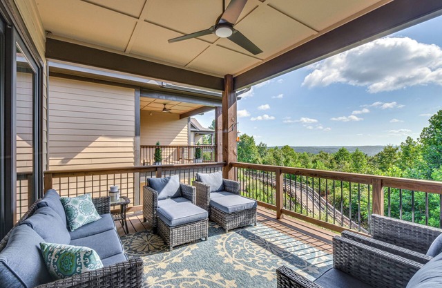 Community Perks: Mountain-View Condo in Toccoa!