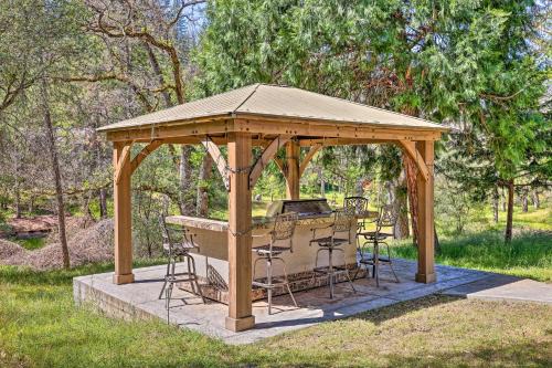 Community Perks Welcoming Groveland Home