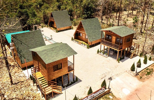 Complete Family Villa 6 Houses 10 Beds AC
