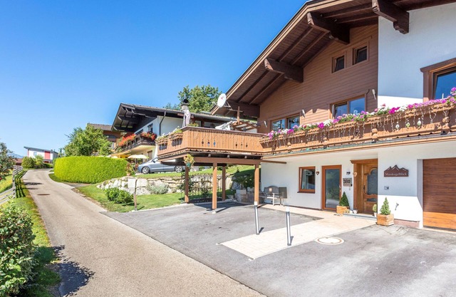 Completely and attractively furnished flat