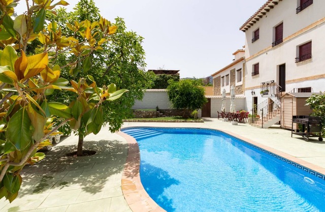 Complex of 3 apartments with swimming pool