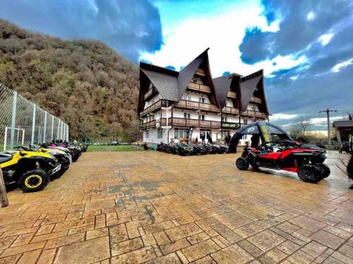 CONACUL VANATORULUI, Borlova - MUNTELE MIC - Enduro Base
