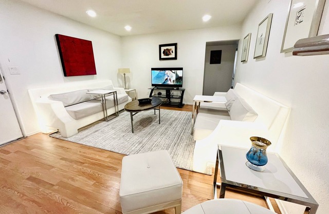 Condo,Sale,Strip,3BR,Pool,LasVegas,LVCCwalk,bestSpot,july4th,independenceday