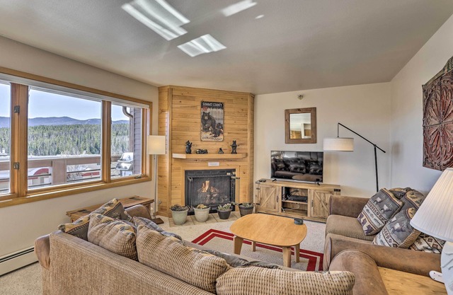 Condo w/Views & Hot Tub Access in Silverthorne!