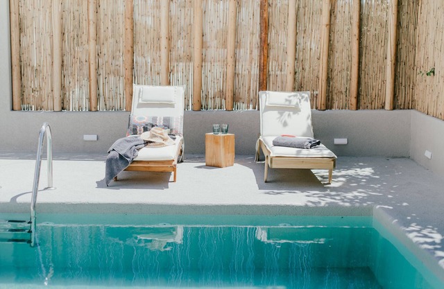 Condo with private pool - 5 minutes from the beach