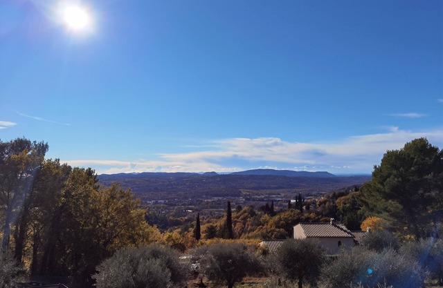 Contemporary bioclimatic villa with pool in the Var