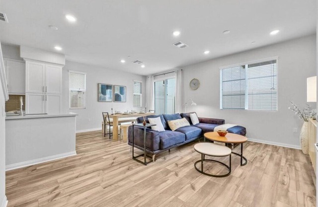 Contemporary · Chic Retreat · Home Away from Home!