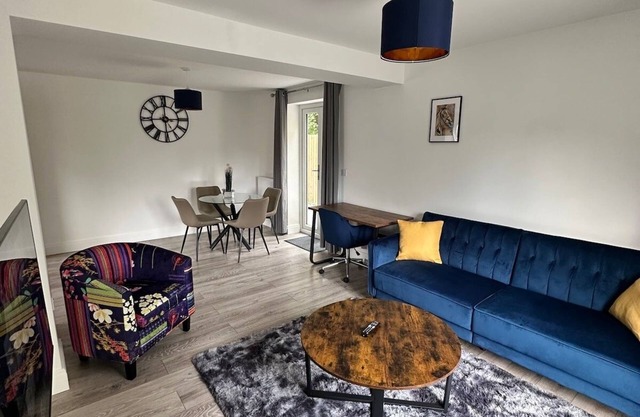 Contemporary Comfort: 2-BD Home