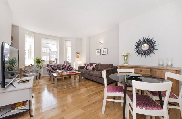 Contemporary living 50 metres away from Hyde Park II