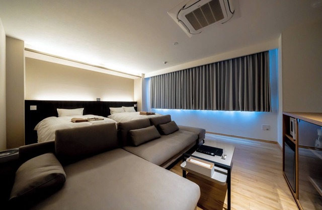 Conveniently located just a 5minute walk from JR Miyajimaguchi Station Relax and unwind with a Sta/Hatsukaichi Hiroshima