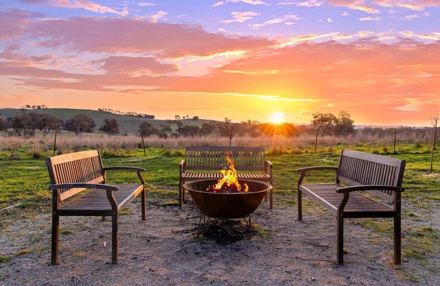 Cooinda Cottage - Beautiful Borenore Farm Stay