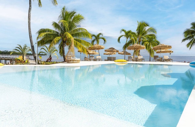 Cook's Bay Hotel and Suites