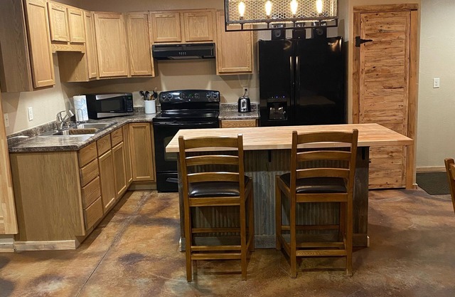 Corey's Gittaway 2….2 queen beds sleeps 4 people!
