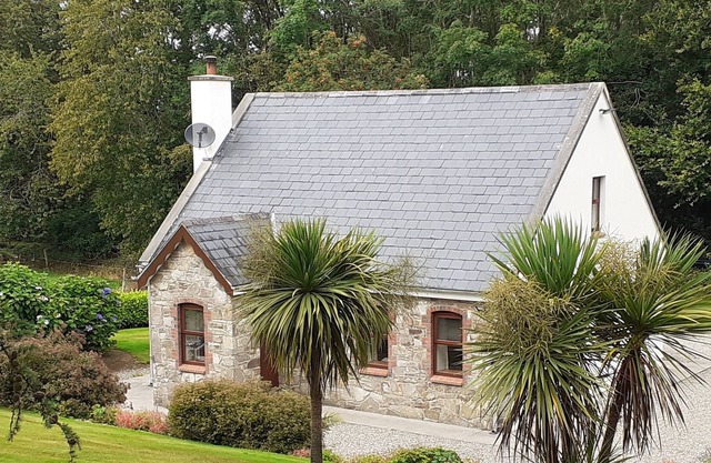 CORNODE COTTAGE, family friendly in Garrykennedy, County Tipperary