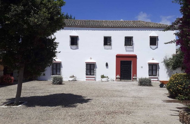Cortijo el Adelfar 14 kms from SEVILLA