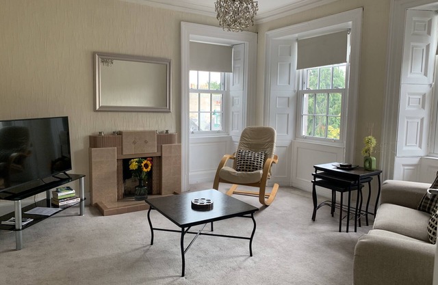 Cosy Apartment 2 - Lanark Town Centre