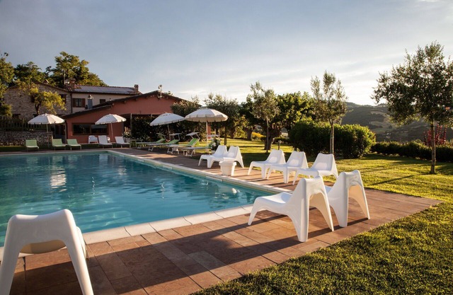 Cosy apartment for 4 people with pool, WIFI, TV, pets allowed and parking