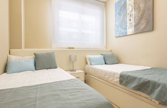 Cosy apartment for 4 people with A/C, pool, WIFI, TV, terrace, pets allowed and parking
