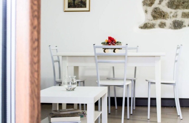 Cosy apartment for 4 people with WIFI, TV, balcony, pets allowed and parking