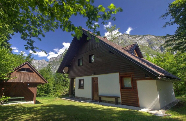 Cosy apartment for 5 guests with TV and patio