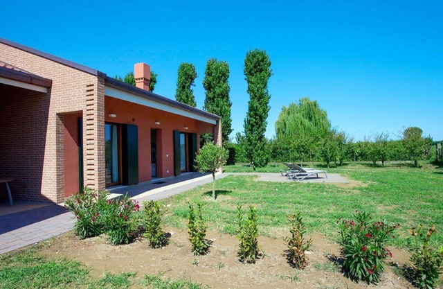 Cosy apartment for 6 guests with WIFI, A/C and TV