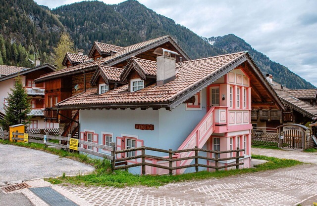 Cosy apartment for 6 people with WIFI, TV and parking
