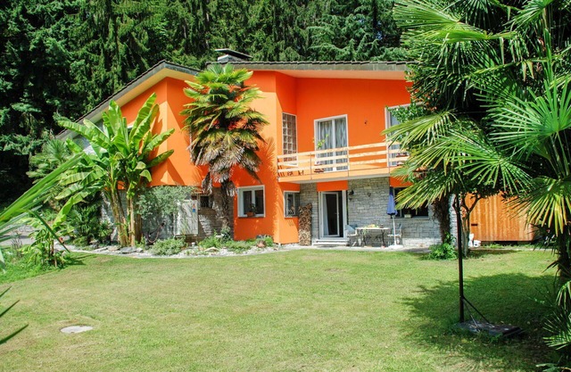 Cosy apartment for 4 guests with WIFI, pool, TV, patio, pets allowed, panoramic view and parking