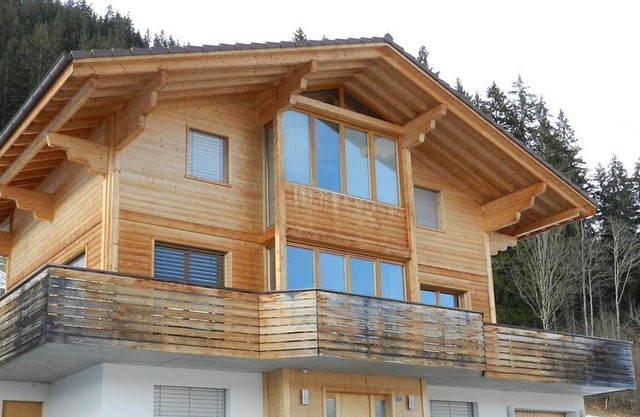 Cosy apartment for 10 guests with WIFI, balcony, pets allowed and parking