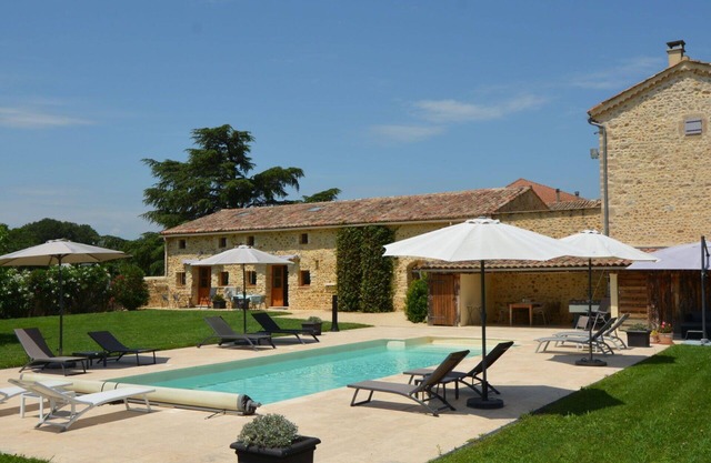 Cosy apartment for 6 people with pool, WIFI, TV and terrace