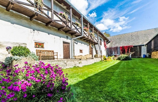 Cosy apartment in villa for 3 people with pool, WIFI, TV and pets allowed