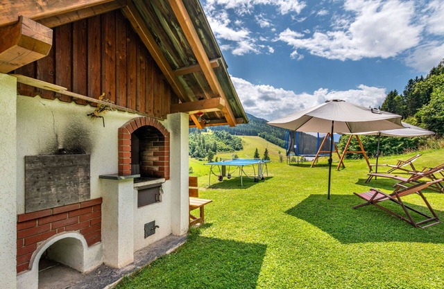 Cosy apartment in villa for 4 people with WIFI, TV, patio and parking