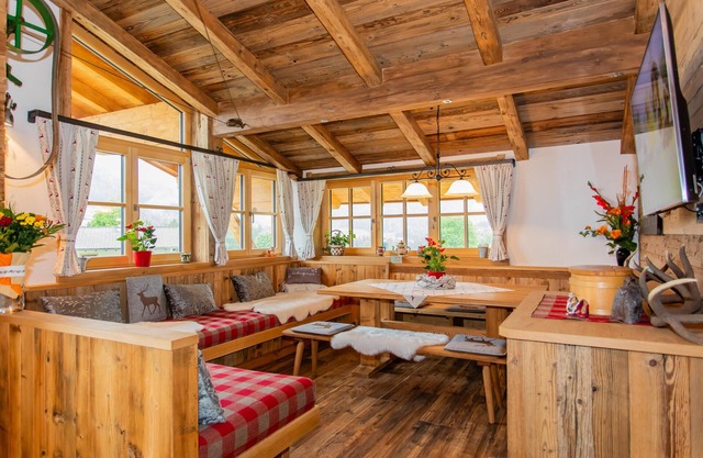 Cosy apartment on farm near ski lift in Lofer