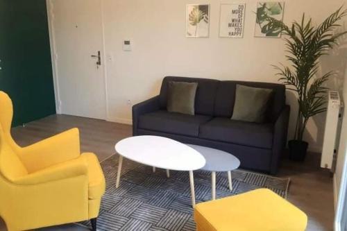 Cosy apartment with garden and parking near Paris