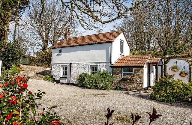 Cosy barn close to Praa Sands
