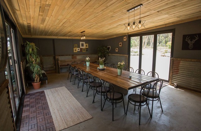 Cosy cottage for groups up to 20. Gather under the stars with family and friends