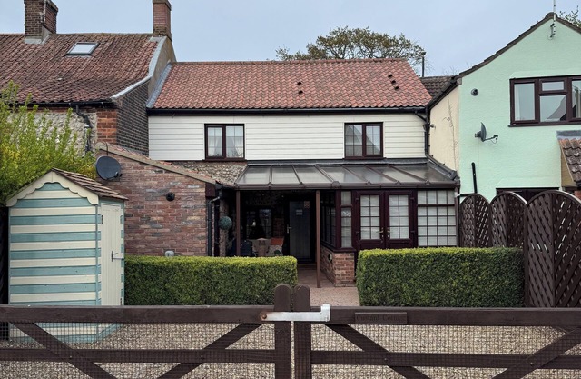 Cosy cottage in west runton, close to the beach, pet friendly