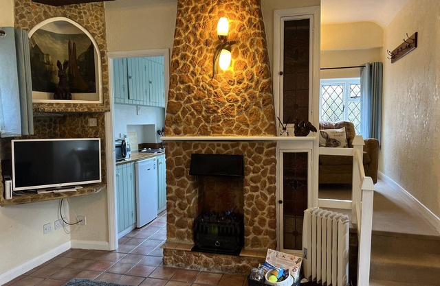 Cosy Countryside Cottage - Hot Tub & Dog friendly