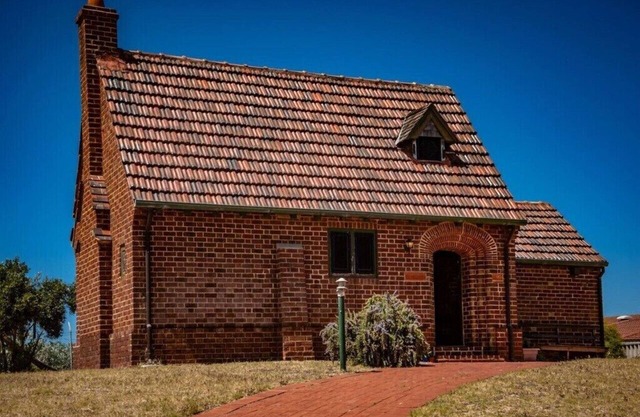 Cosy Heritage Retreat - Pet FriendlynRated as "Exceptional" by previous Guests.